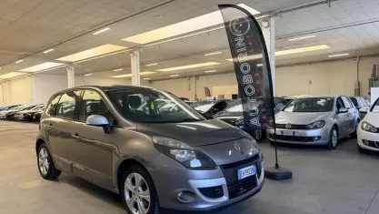 Usata Renault Scénic Dynamique 110 CV (80 kW) 2011 Grigio Monovolume