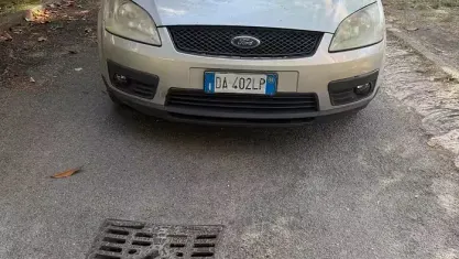 Usata Ford C-MAX Ghia 90 CV (66 kW) 2006 Grigio Monovolume