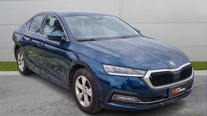 Usado Skoda Octavia Executive 110 CV (80 kW) 2022 Azul Berlina