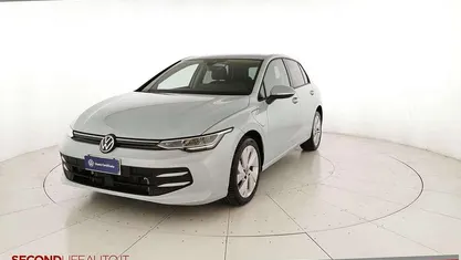Usata 2025 VW Golf VIII Edition Tre volumi | 35.200 € (Buon prezzo)