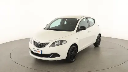 Usata Lancia Ypsilon Silver 70 CV (51 kW) 2021 Bianco Utilitaria