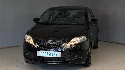 Usata Lancia Ypsilon Silver 70 CV (51 kW) 2023 Nero Utilitaria