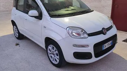 Bianco Usata 2014 Fiat Panda Lounge Tre volumi | 5700 € (Buon prezzo)