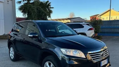 Usata Toyota RAV4 150 CV (110 kW) 2010 SUV