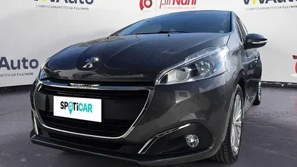 Usata Peugeot 208 Active 83 CV (61 kW) 2019 Grigio Utilitaria