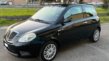 Usata Lancia Ypsilon 60 CV (44 kW) 2009 Utilitaria