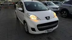 Bianco Usata 2011 Peugeot 107 Active Due volumi | 4990 € (Buon prezzo)