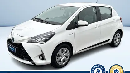 Bianco pastello Usata 2017 Toyota Yaris Hybrid Active Tre volumi | 12.800 € (Buon prezzo)