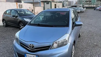 Usata Toyota Yaris Lounge 69 CV (50 kW) 2011 Utilitaria