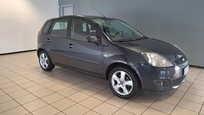 Usata Ford Fiesta Ghia 80 CV (58 kW) 2007 Utilitaria