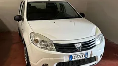 Usata 2010 Dacia Sandero Lauréate Tre volumi | 2999 € (Buon prezzo)