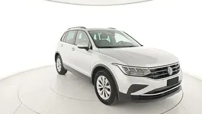 Usata VW Tiguan Life 150 CV (110 kW) 2024 Argento SUV