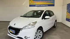 Usata 2014 Peugeot 208 Active Due volumi | 7900 € (Buon prezzo)