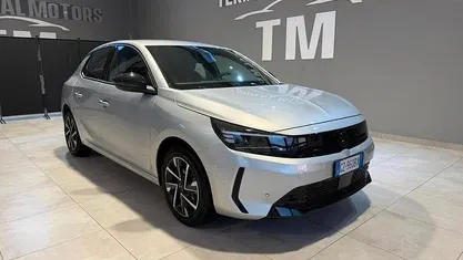 Usata Opel Corsa 100 CV (73 kW) 2025 Grigio Utilitaria