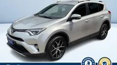 Argento pastello Usata 2016 Toyota RAV4 Style SUV | 16.400 € (Buon prezzo)