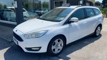 Usata Ford Focus 95 CV (69 kW) 2015 Bianco Station wagon