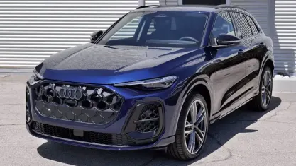 Nuova Audi Q5 S-Line 204 CV (150 kW) 2026 Blu metallizzato SUV