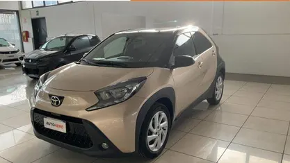 Oro Usata 2022 Toyota Aygo X Trend SUV | 15.499 € (Buon prezzo)