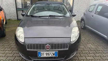 Nero Usata 2008 Fiat Grande Punto Utilitaria | 2700 € (Buon prezzo)