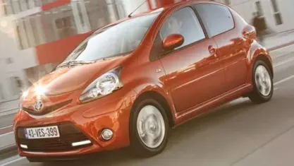 Usata Toyota Aygo Connect Style 68 CV (50 kW) 2014 Bianco Utilitaria