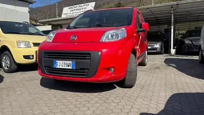 Begagnad Fiat Qubo Trekking 77 HK (56 kW) 2011 Röd Minibuss