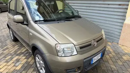 Usata Fiat Panda Climbing 69 CV (50 kW) 2011 Marrone Utilitaria