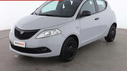 Begagnad Lancia Ypsilon S 70 HK (51 kW) 2020 Grå Halvkombi