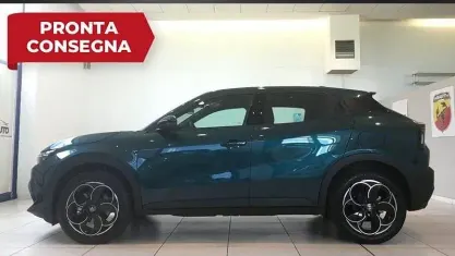 Usata Alfa Romeo Junior 114 kW (156 CV) 2025 Blu SUV