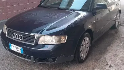 Usata Audi A4 130 CV (95 kW) 2003 Blu Station wagon