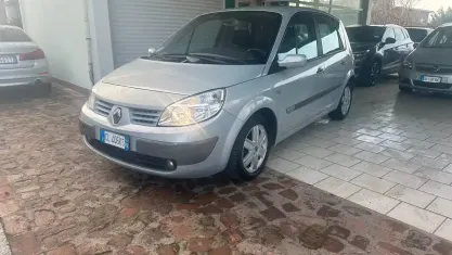 Usata Renault Scénic II 100 CV (73 kW) 2004 Grigio Monovolume