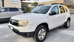 Bianco Usata 2011 Dacia Duster Lauréate Station wagon | 3900 € (Ottimo prezzo)