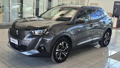 Usata Peugeot 2008 Allure 110 CV (80 kW) 2021 Grigio SUV