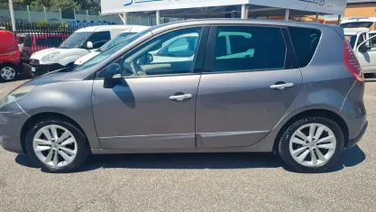 Usata Renault Scénic III 110 CV (80 kW) 2011 Grigio Monovolume