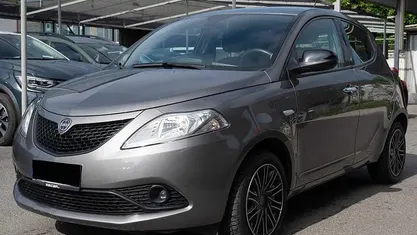 Grigio Usata 2021 Lancia Ypsilon S Due volumi | 11.990 € (Buon prezzo)