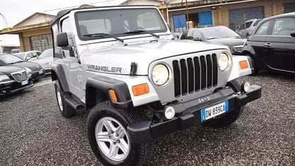 Usata Jeep Wrangler Sport 143 CV (105 kW) 2005 Grigio SUV