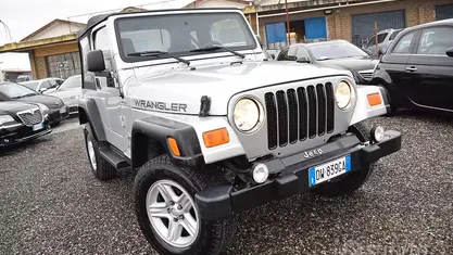 Occasion Jeep Wrangler Sport 143 ch (105 kW) 2005 Gris SUV