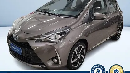 Bronzo metallizzato Usata 2019 Toyota Yaris Hybrid Style Tre volumi | 16.000 € (Cara)