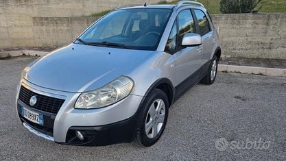 Usata Fiat Sedici Emotion 107 CV (78 kW) 2006 Grigio SUV