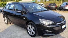 Nero Usata 2014 Opel Astra Cosmo Station wagon | 5790 € (Buon prezzo)