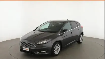 Begagnad Ford Focus Titanium 120 HK (88 kW) 2018 Grå Sedan