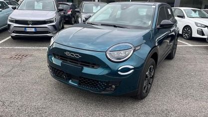 Uusi Fiat 600 Pop 110 HP (80 kW) 2025 Vihreä Katumaasturi