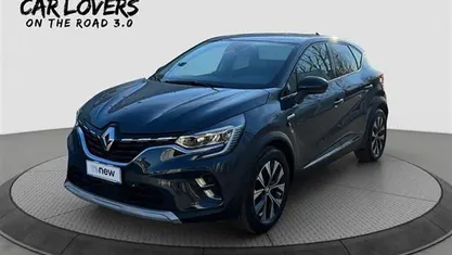 Usata Renault Captur Techno 145 CV (106 kW) 2022 Blu scuro SUV