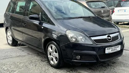 Usata Opel Zafira Cosmo 104 CV (76 kW) 2006 Nero Monovolume