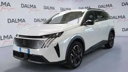 Usata Peugeot 5008 Allure 145 CV (106 kW) 2025 Bianco okenite SUV