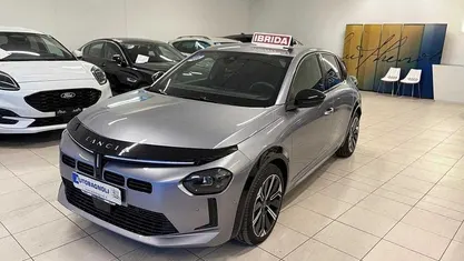 Usata Lancia Ypsilon 101 CV (74 kW) 2025 Grigio Utilitaria