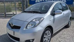 Argento Usata 2010 Toyota Yaris Sol Tre volumi | 4600 € (Buon prezzo)