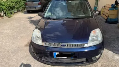 Usata Ford Fiesta Ghia 80 CV (58 kW) 2002 Blu Utilitaria