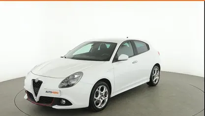 Begagnad Alfa Romeo Giulietta 120 HK (88 kW) 2018 Vit Halvkombi