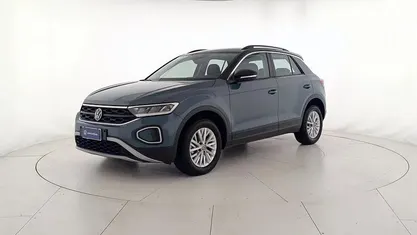 Usata VW T-Roc Life 116 CV (85 kW) 2025 Petroleum blue metallizzato nero SUV