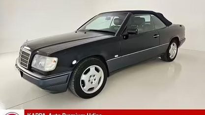 Usata Mercedes E200 136 CV (100 kW) 1996 Blu/azzurro Cabrio